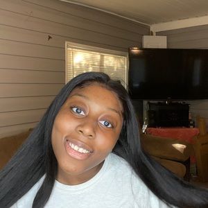 Meet your Posher, Nitaya